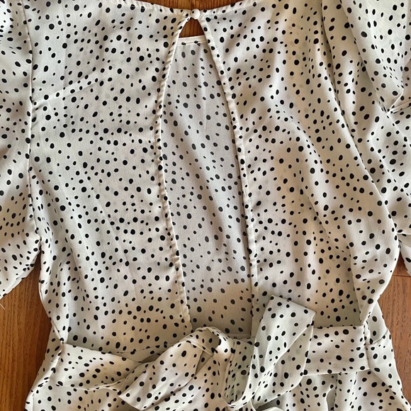 She & Sky White Black Polka Dot Open Back Peplum Top with Lace Detail - Picture 6 of 6